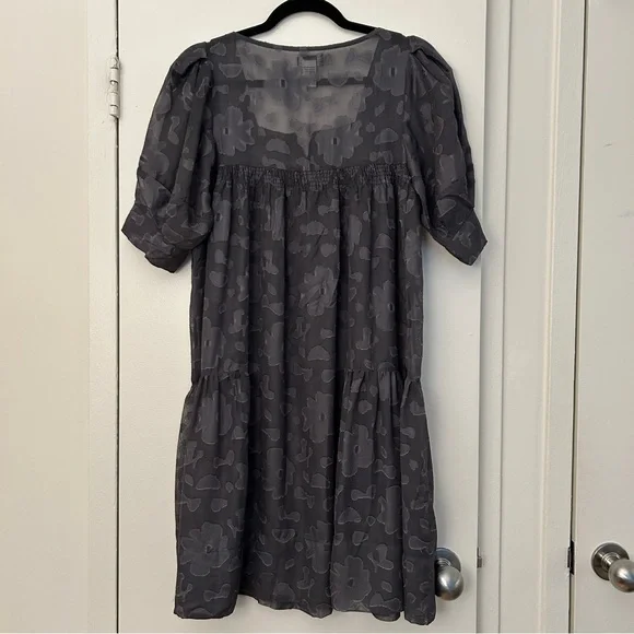 Lucca Short Sleeve Drop Waist Dress Shell in Gray Textured Pattern (Size Large) - Picture 8 of 8
